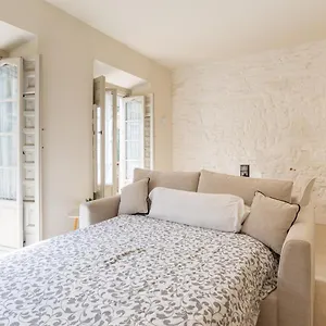 urbe-10-carreteria-1-bedroom-apartment.es-andalucia.com/
